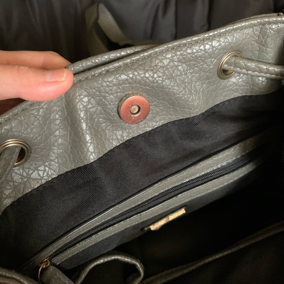 Backpack - Picture 4 of 7